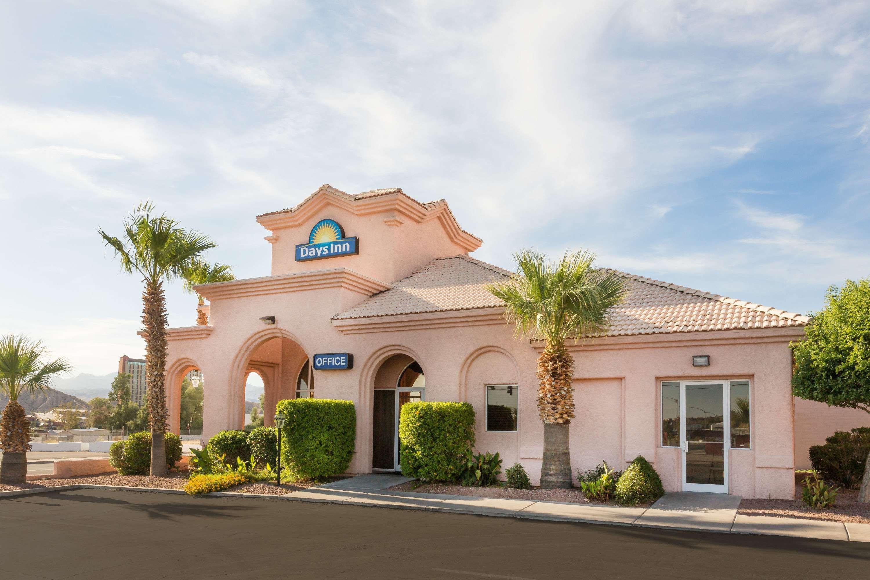 Vista Exterior Days Inn by Wyndham Bullhead City