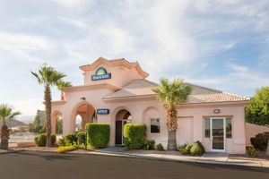 Alojamiento - Days Inn by Wyndham Bullhead City