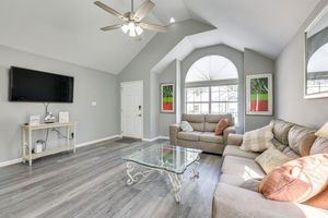 Alquiler Vacacional - Charming Fort Walton Beach Home: 6 Mi to Ocean!