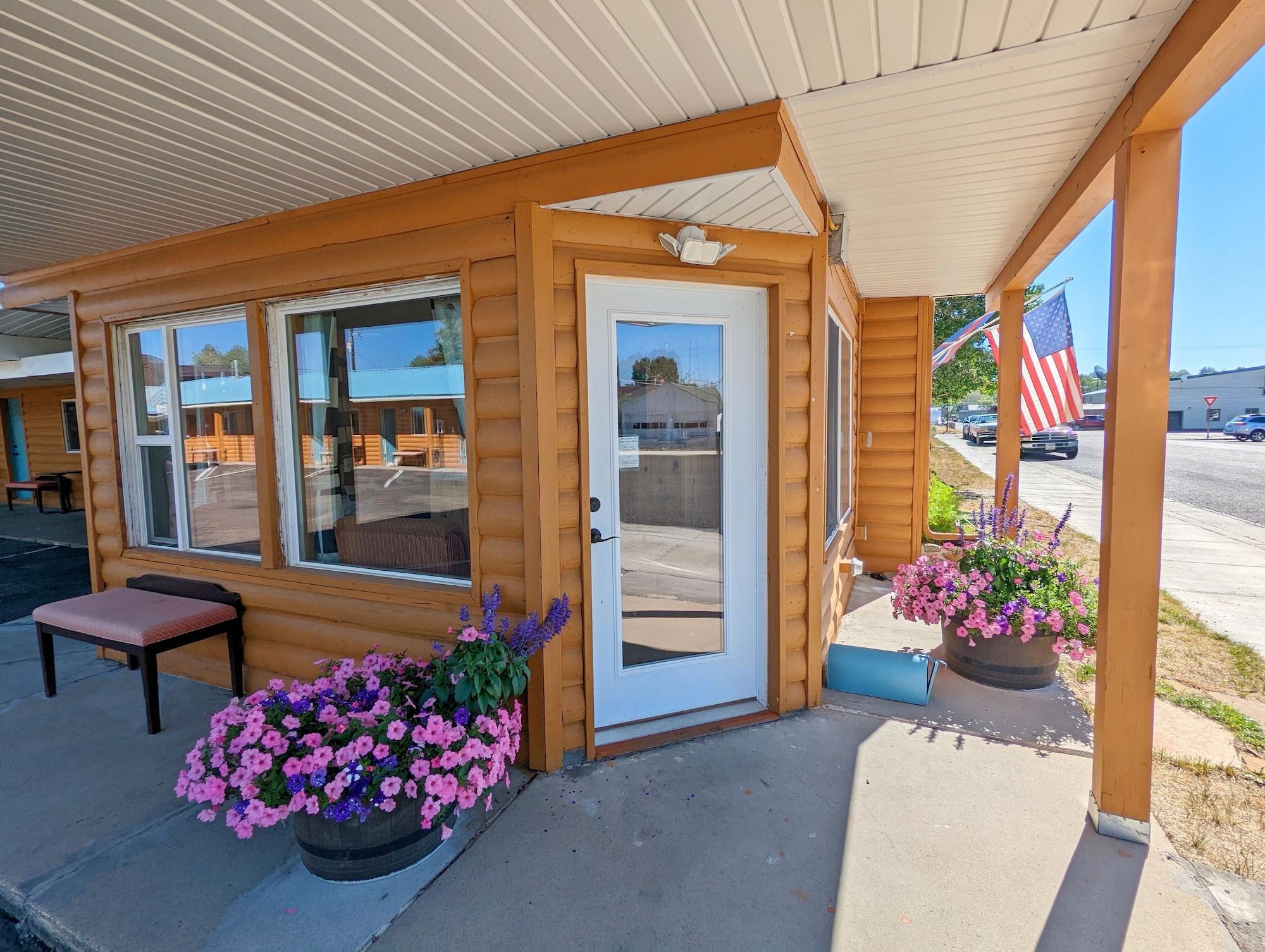 Vista Exterior Teton Court Motel