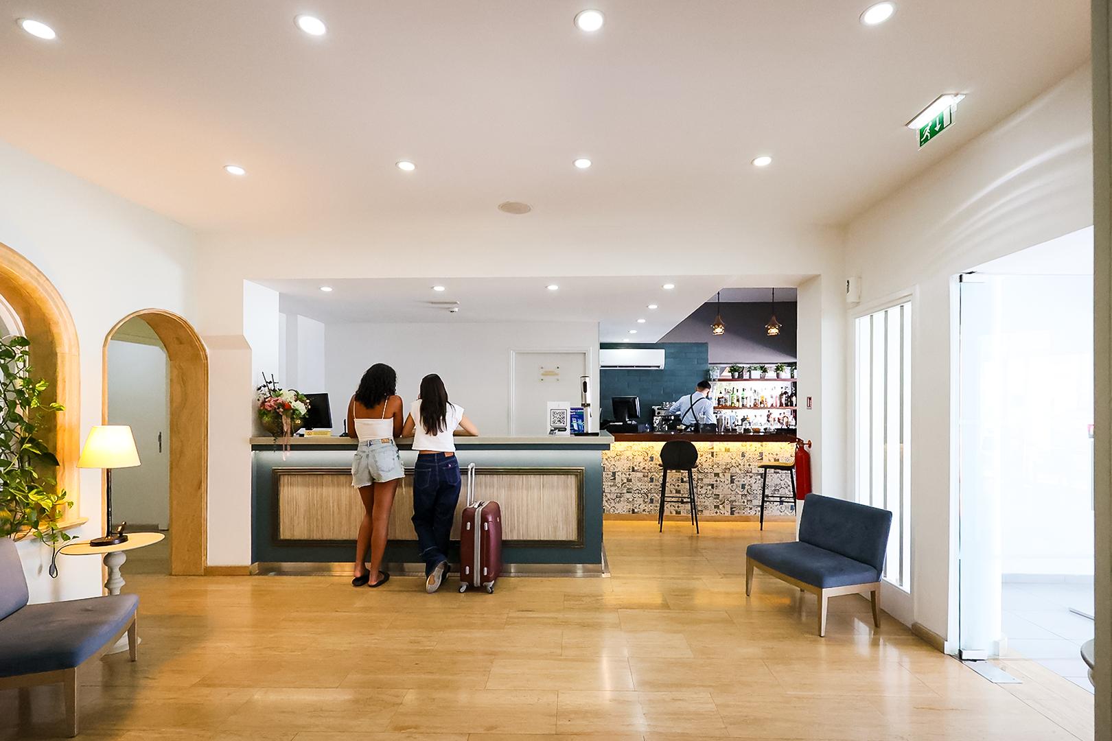 Vista Lobby Mikes Kanarium Hotel