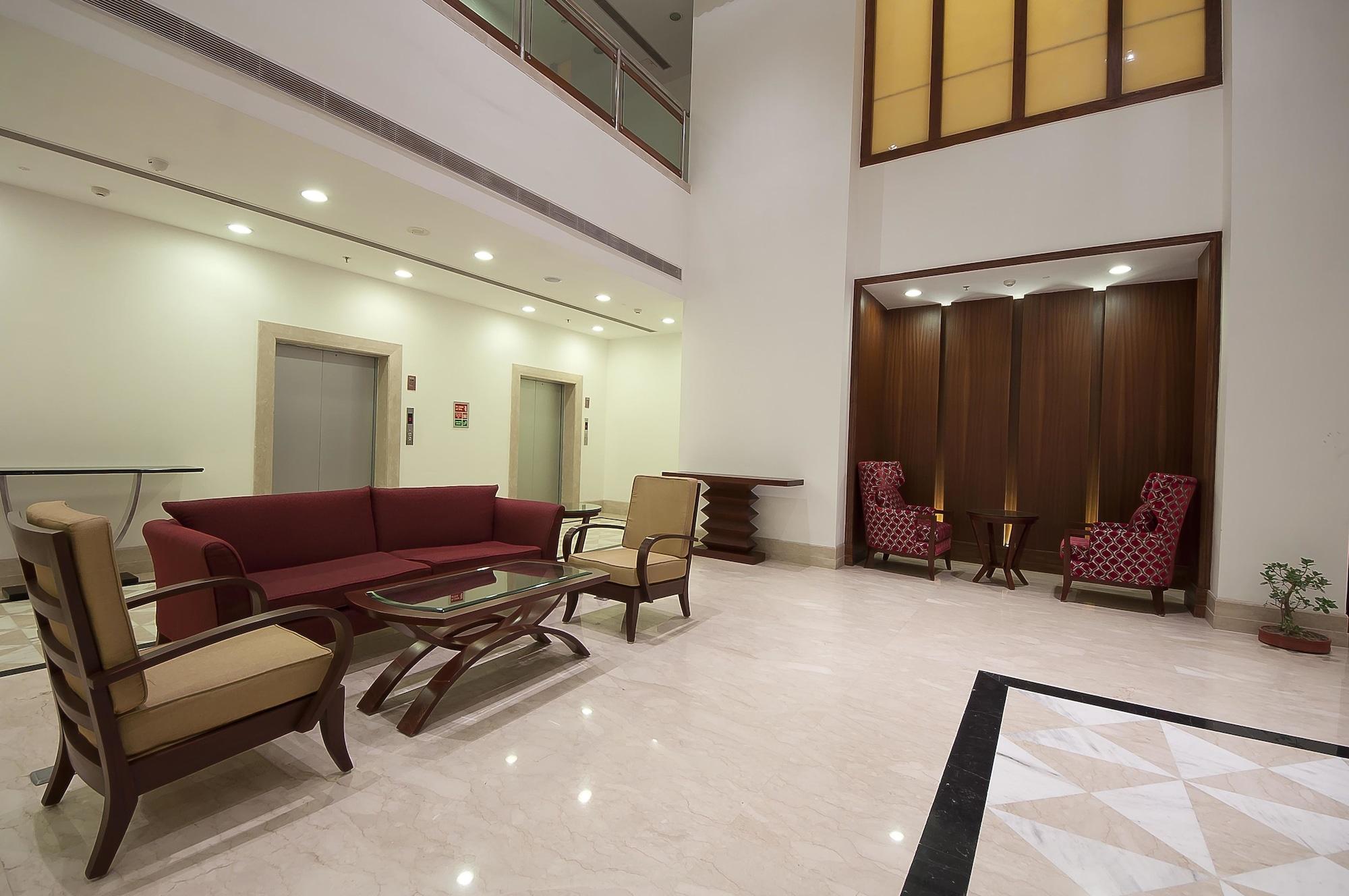 Vista Lobby The Golden Plaza Hotel & Spa