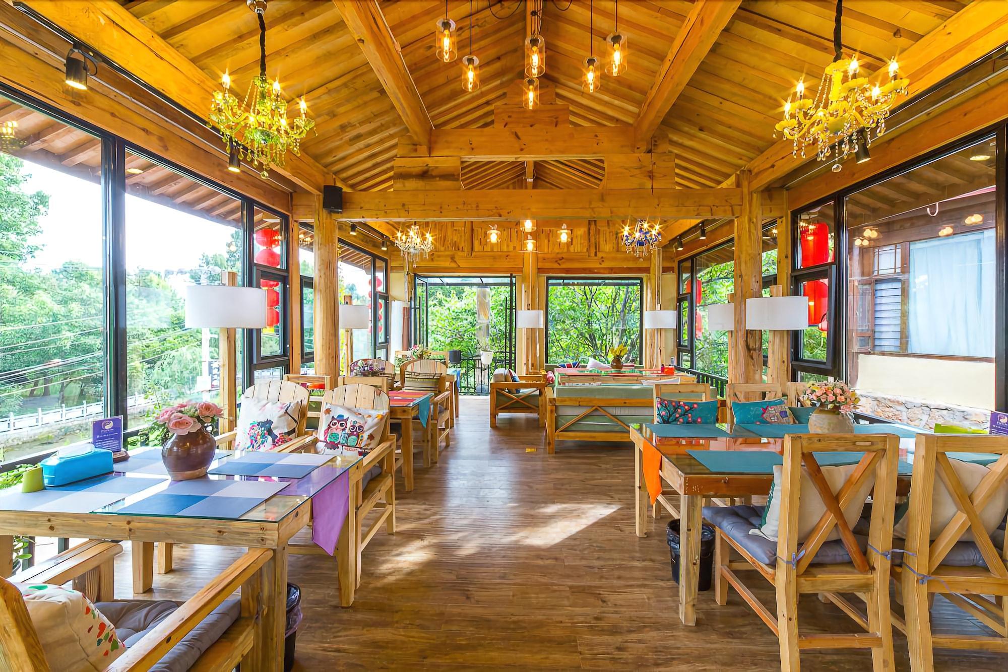 Restaurant C'est La Vie Boutique Inn