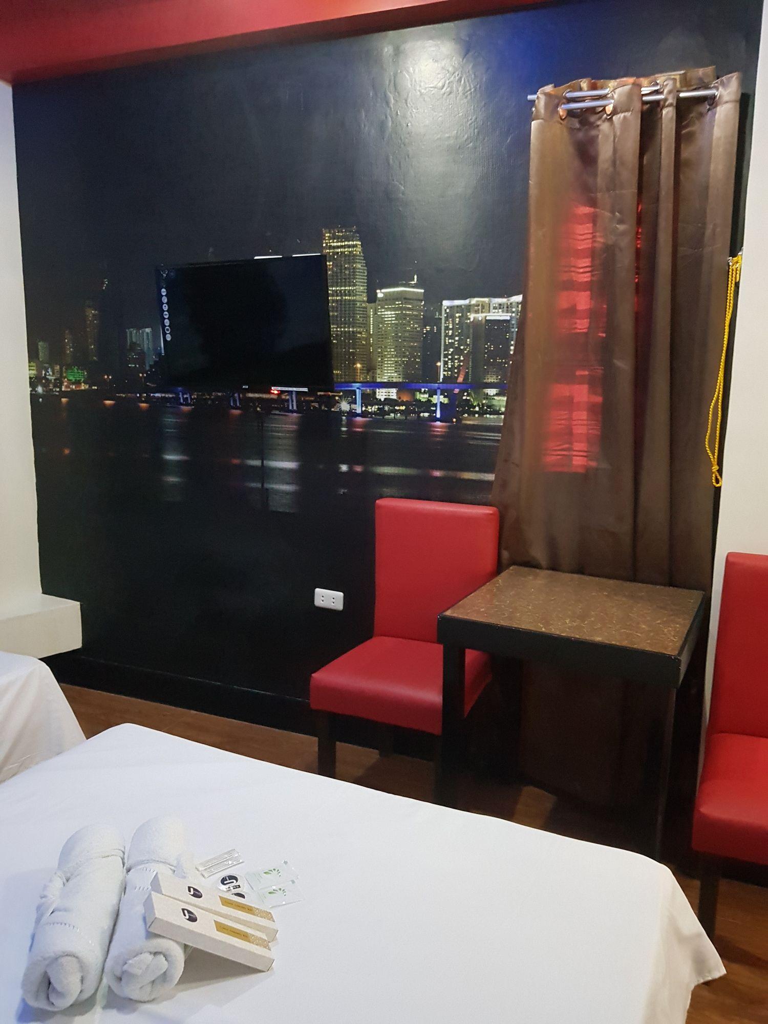 Set de Habitación ZEN Rooms Universal Suite Bed and Breakfast