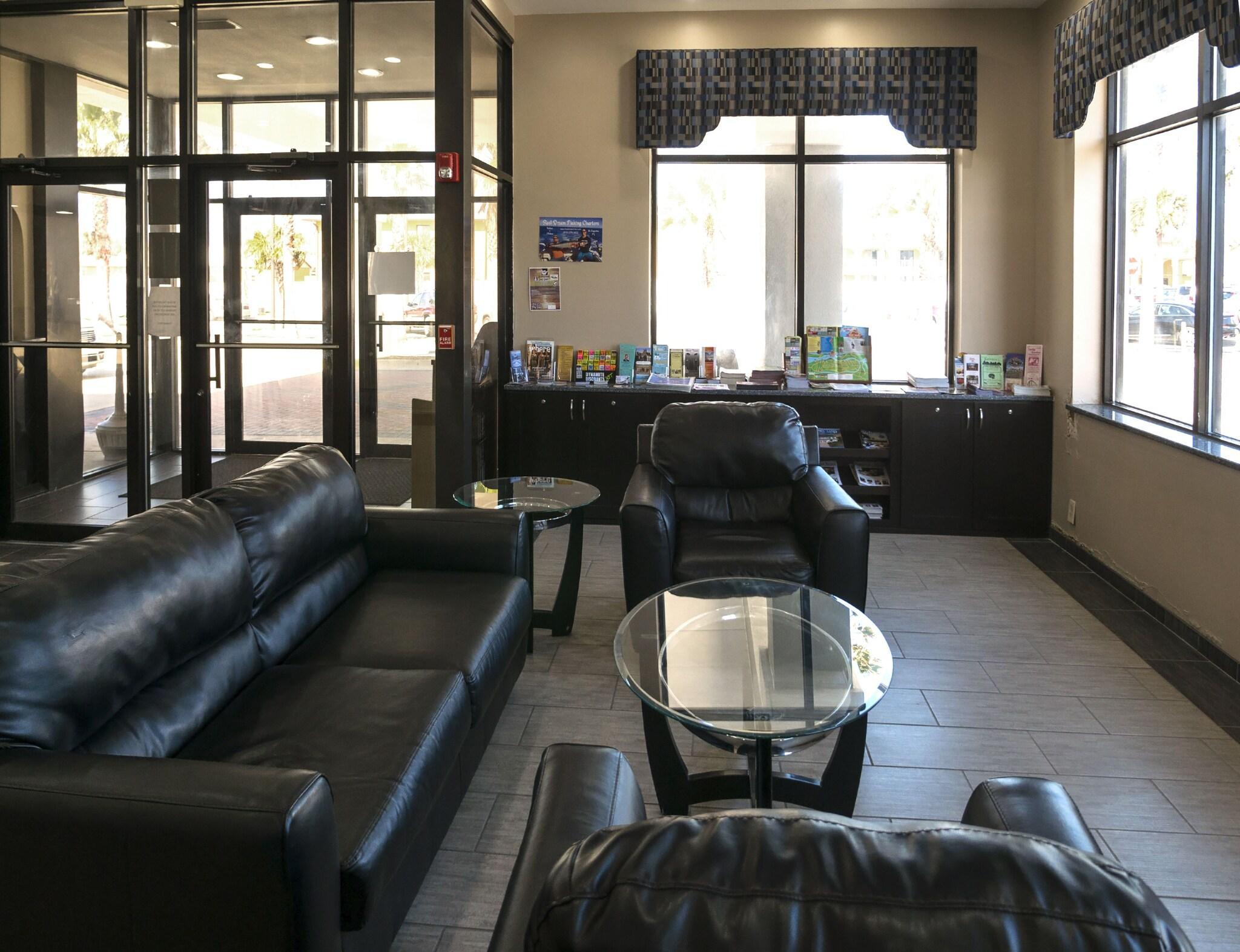 Vista Lobby Regency Inn & Suites