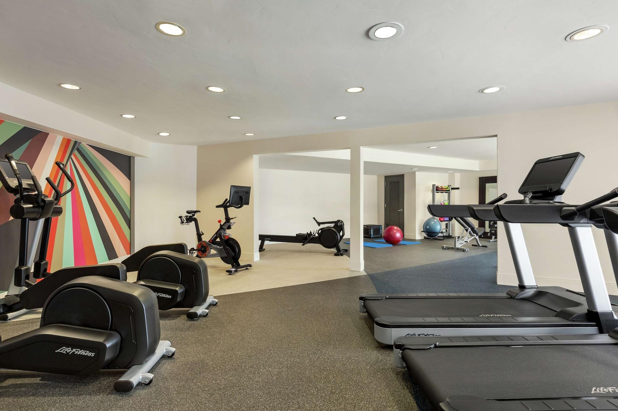 Gimnasio Hilton Garden Inn Monterey