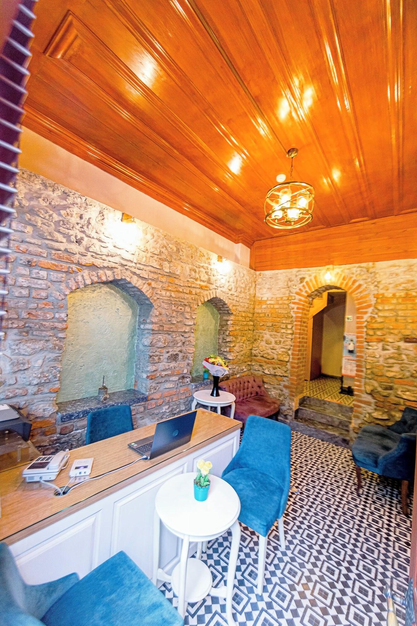 Varios Acacia Mansion Hotel