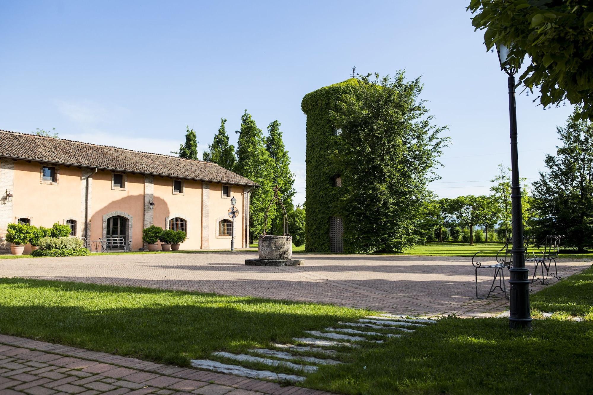 Vista Exterior Relais Cascina Scottina