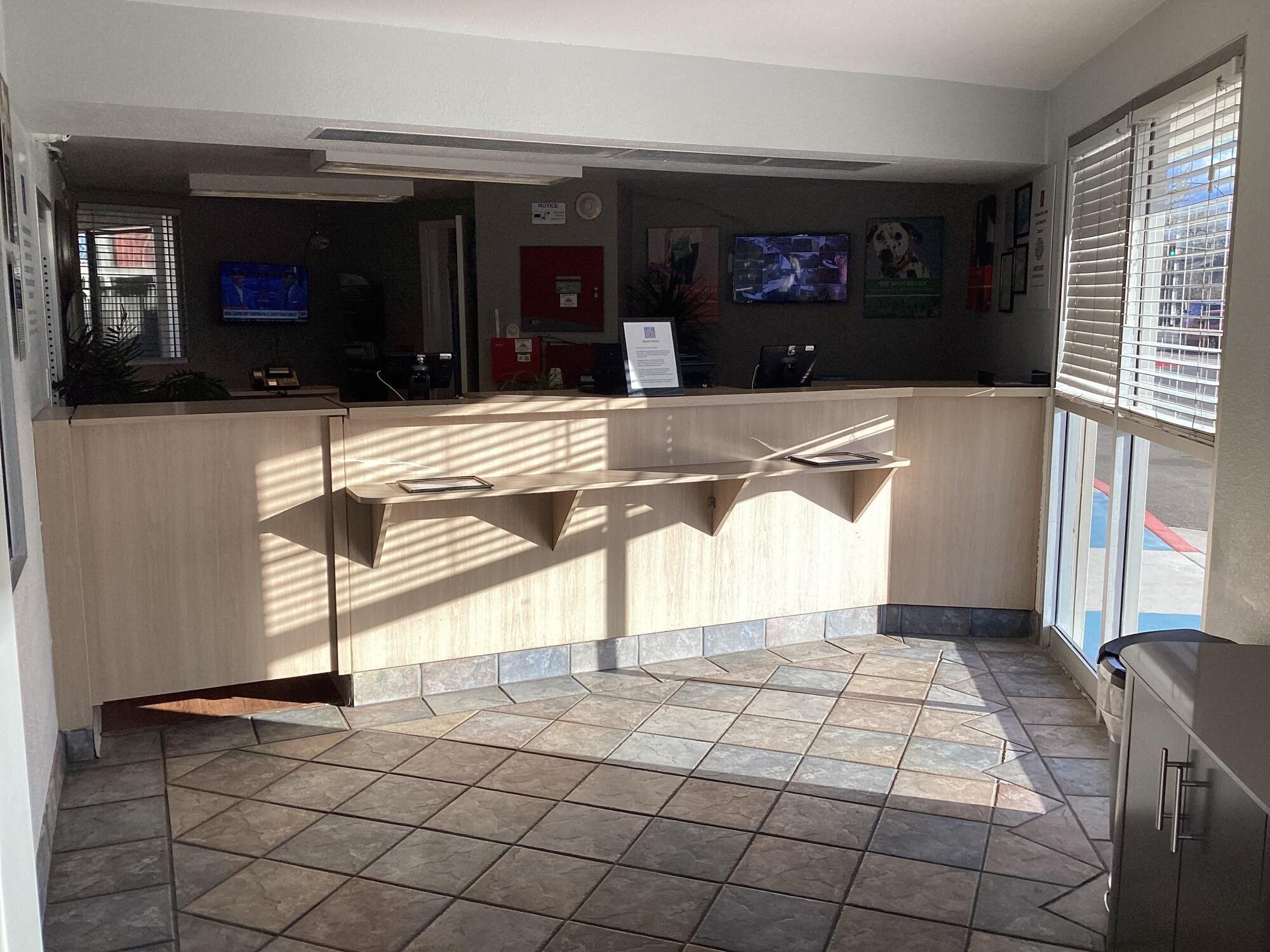 Vista Lobby Motel 6 Reno, NV - Livestock Events Center
