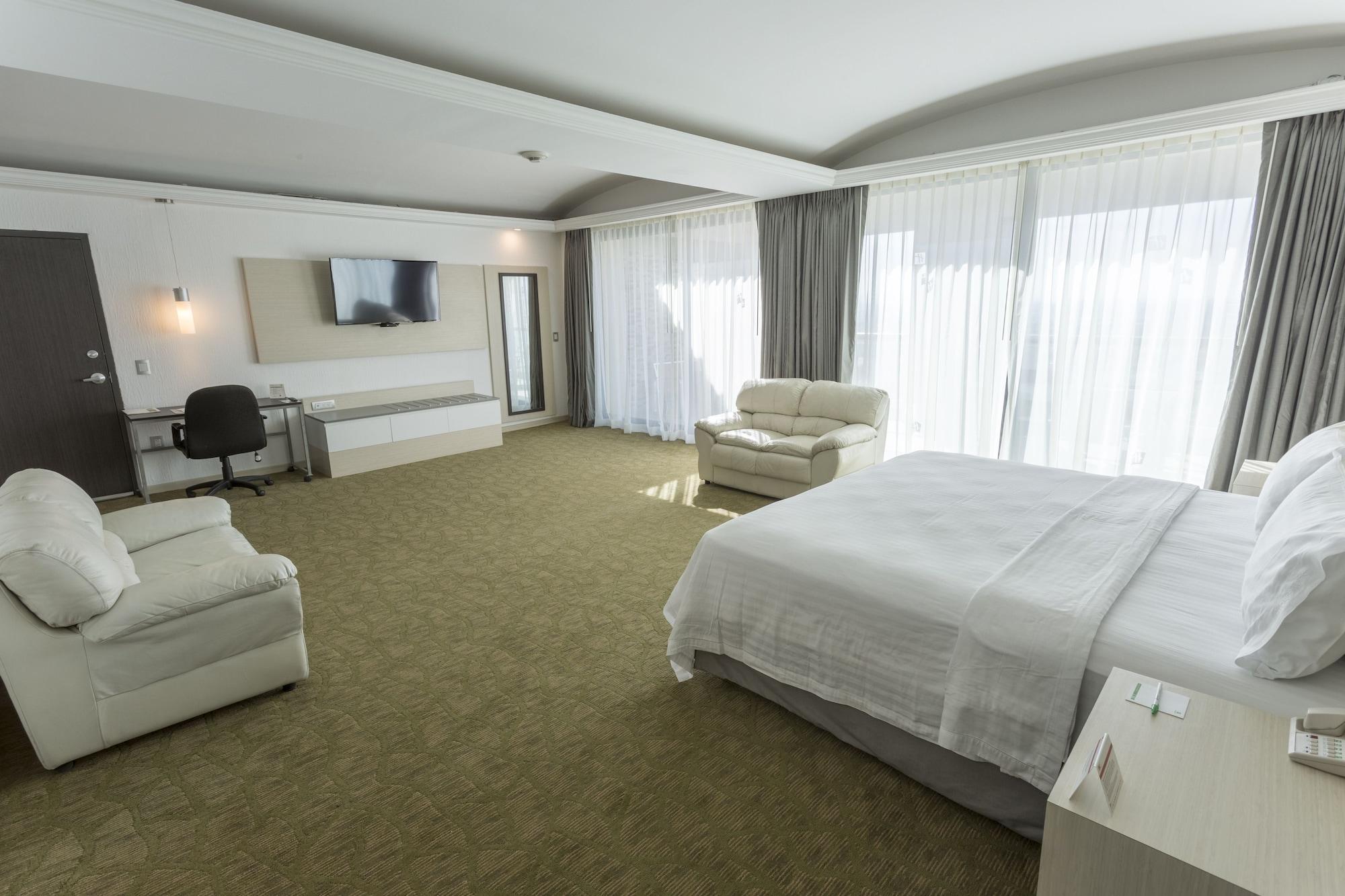 Habitación Holiday Inn Queretaro Zona Diamante by IHG
