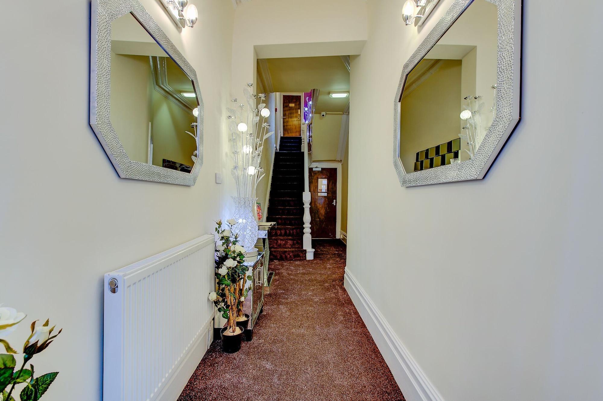 Vista Lobby Sutton Park