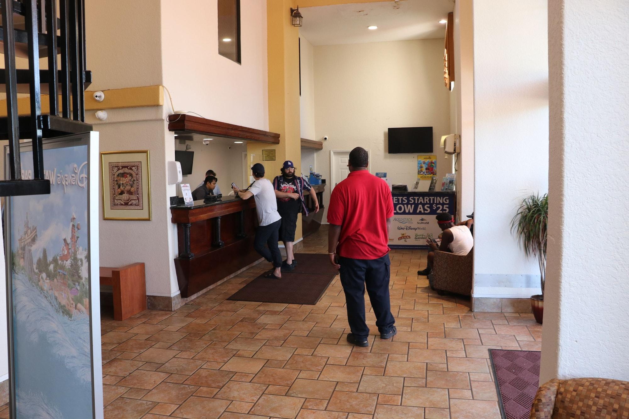 Vista Lobby Howard Johnson by Wyndham Orlando/International Drive