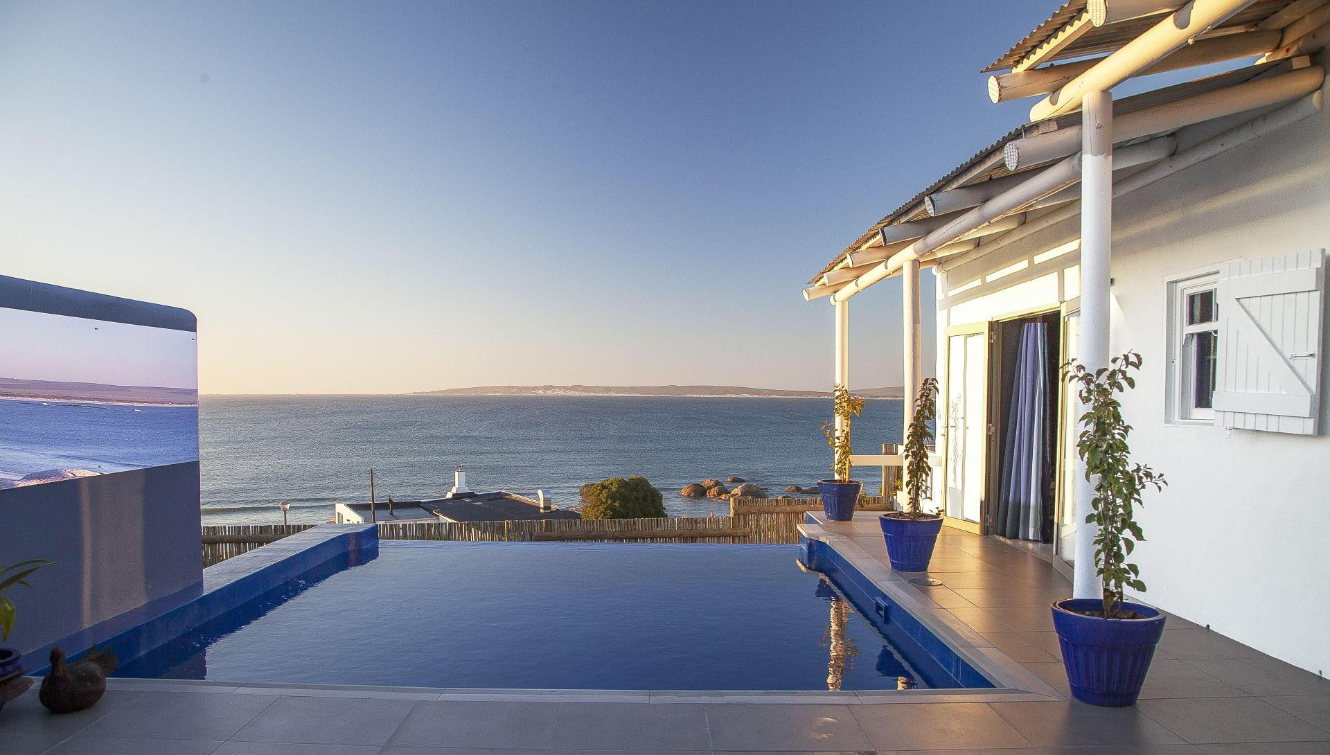 Vista Piscina Abalone Hotel and Villa's