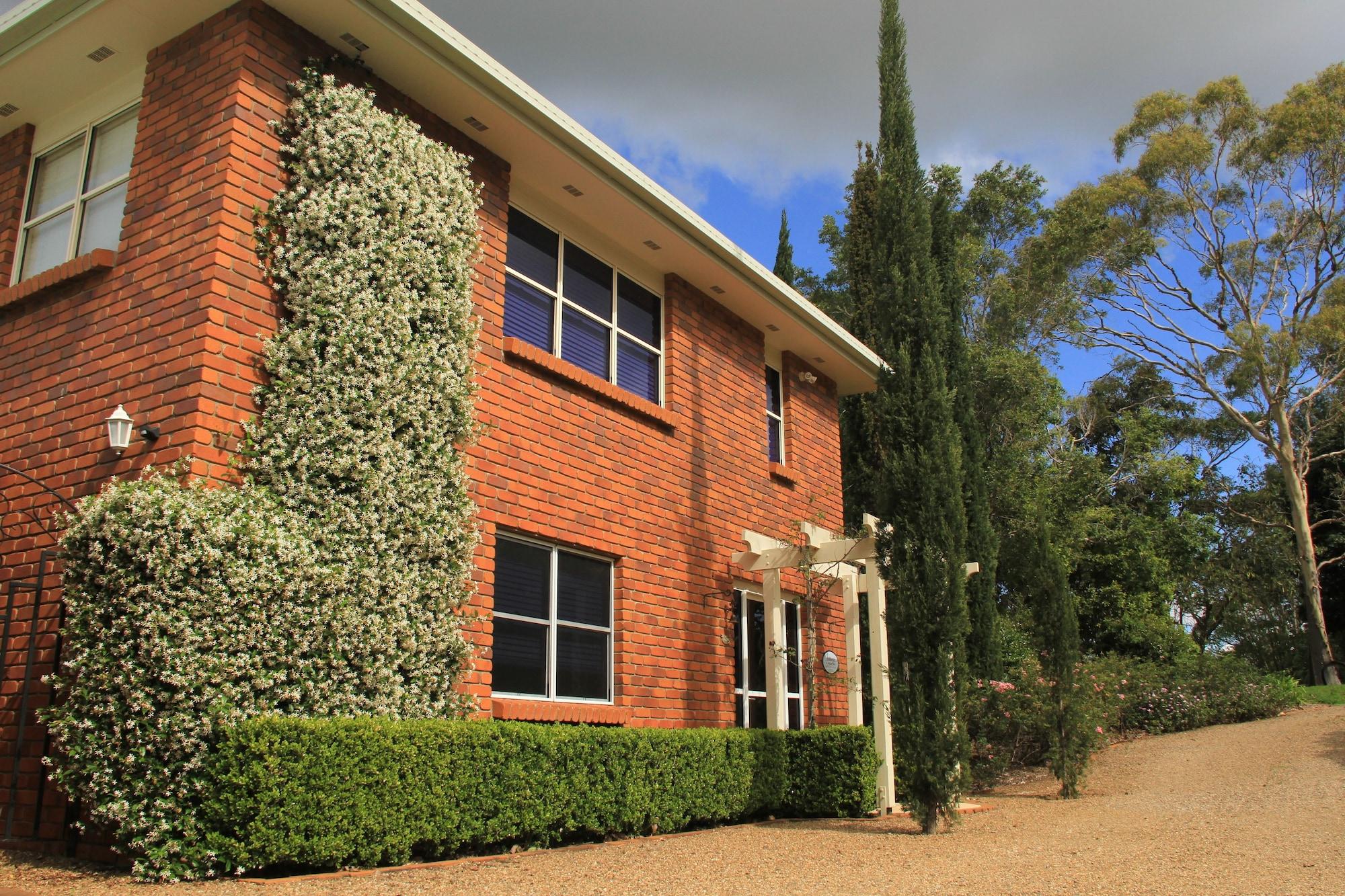 Vista Exterior Seasons of Maleny B&B