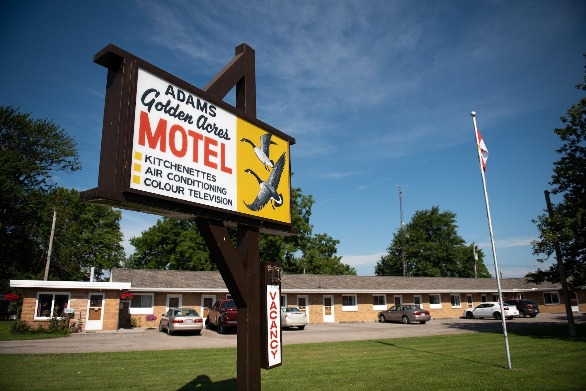 Varios Adams Golden Acres Motel