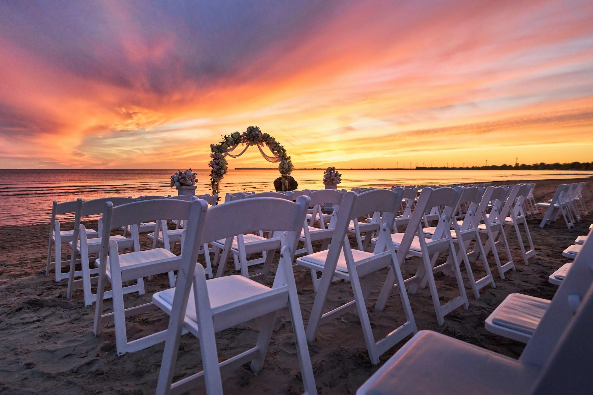 Playa Long Beach Resort