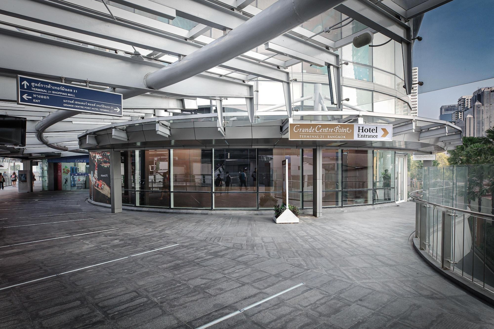Vista Exterior Grande Centre Point Hotel Terminal 21