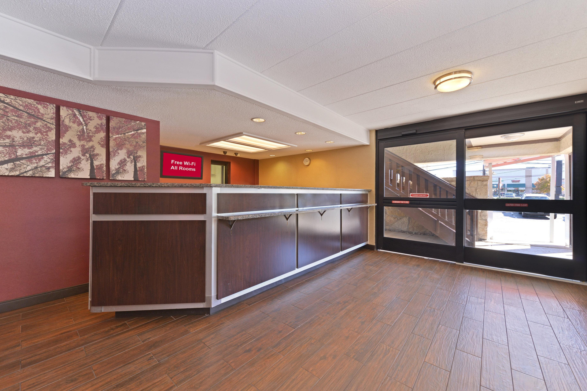 Vista Lobby Red Roof Inn PLUS+ Secaucus - Meadowlands - NYC