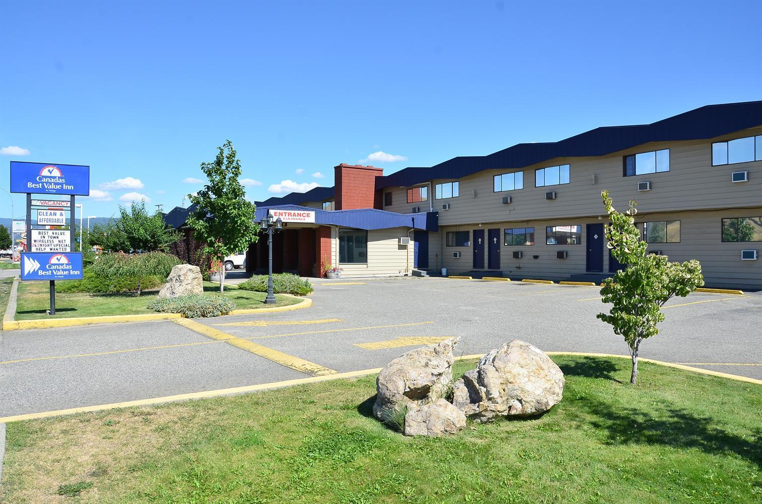 Vista Exterior Canadas Best Value Inn Kelowna