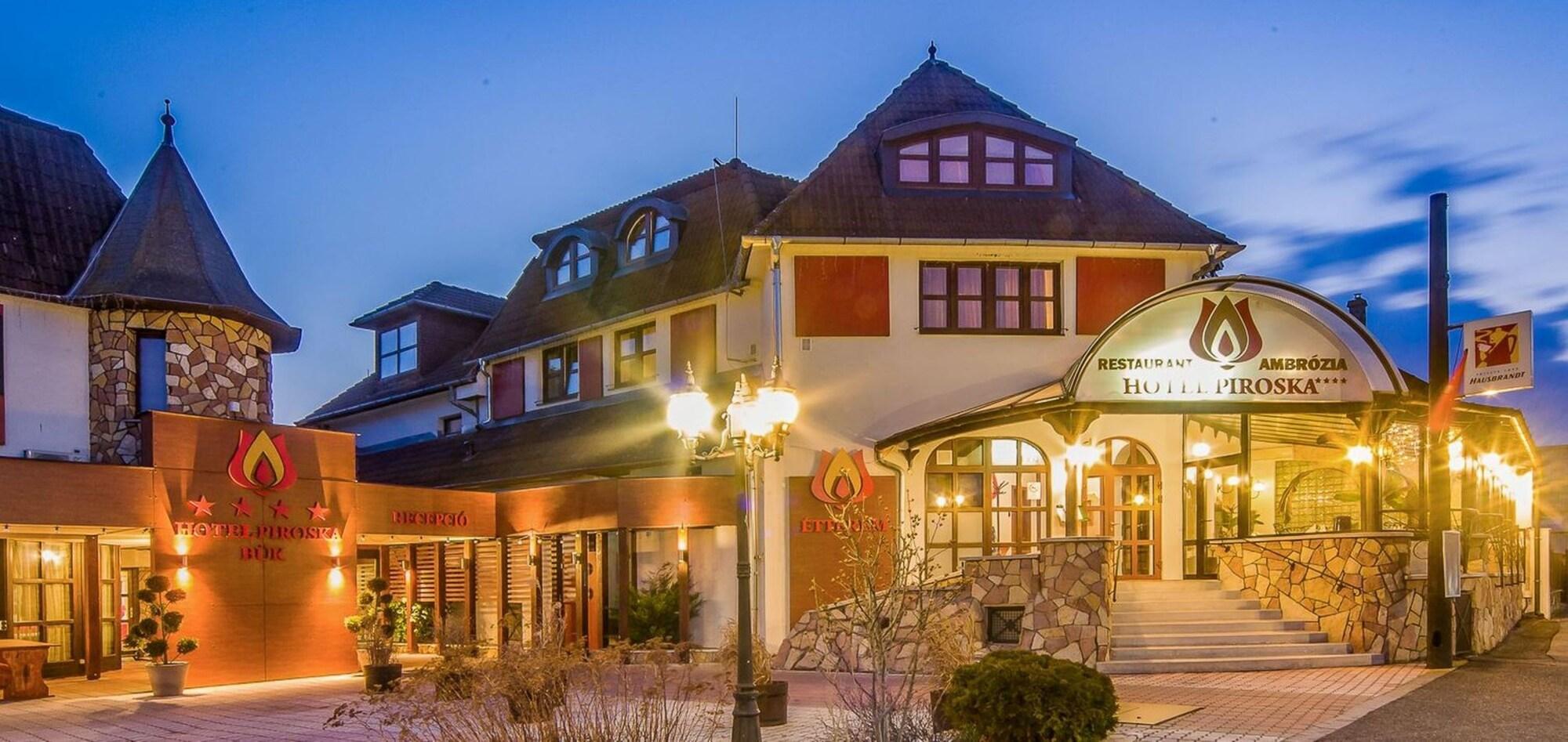 Vista Exterior Hotel Piroska