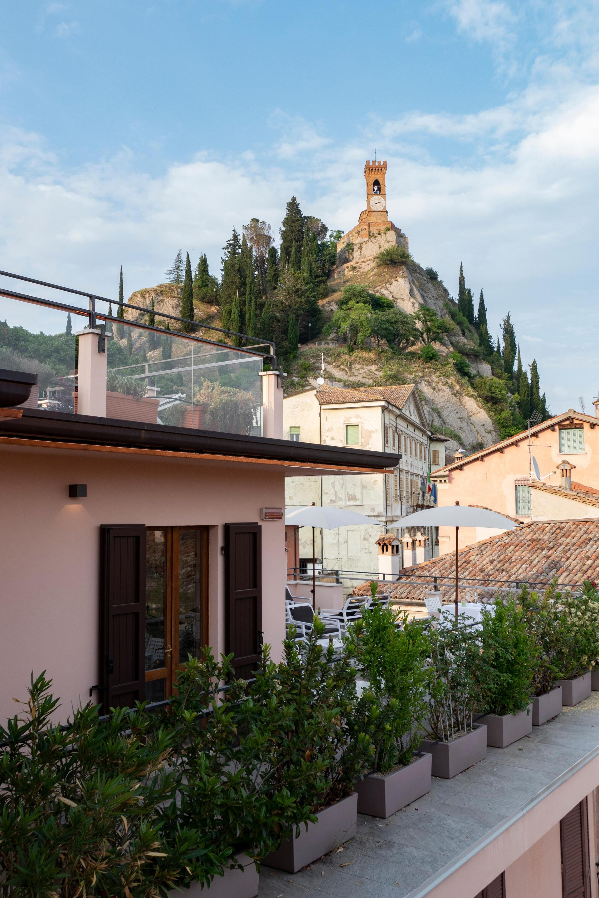 Varios Albergo La Rocca