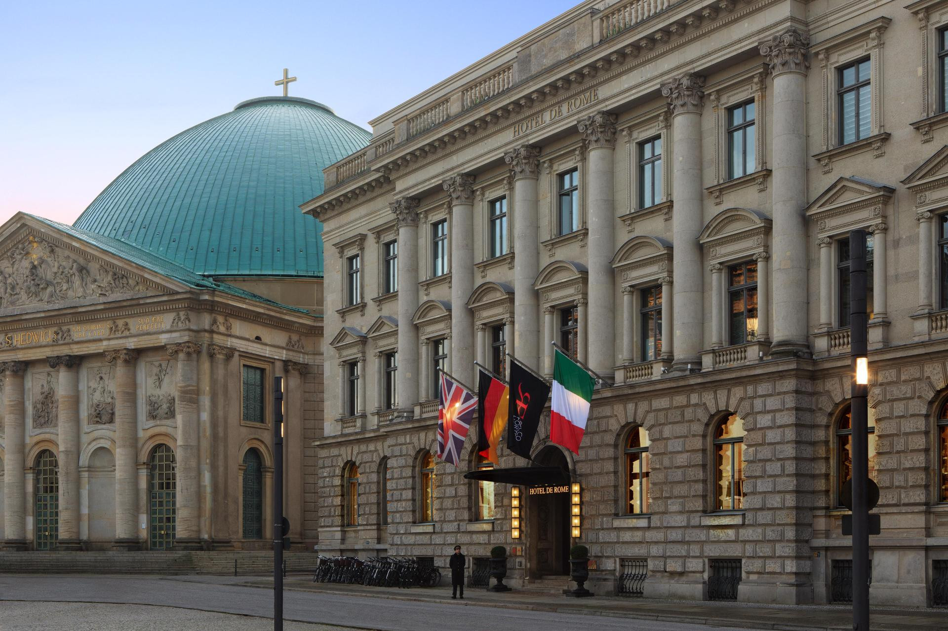 Vista Exterior Hotel de Rome