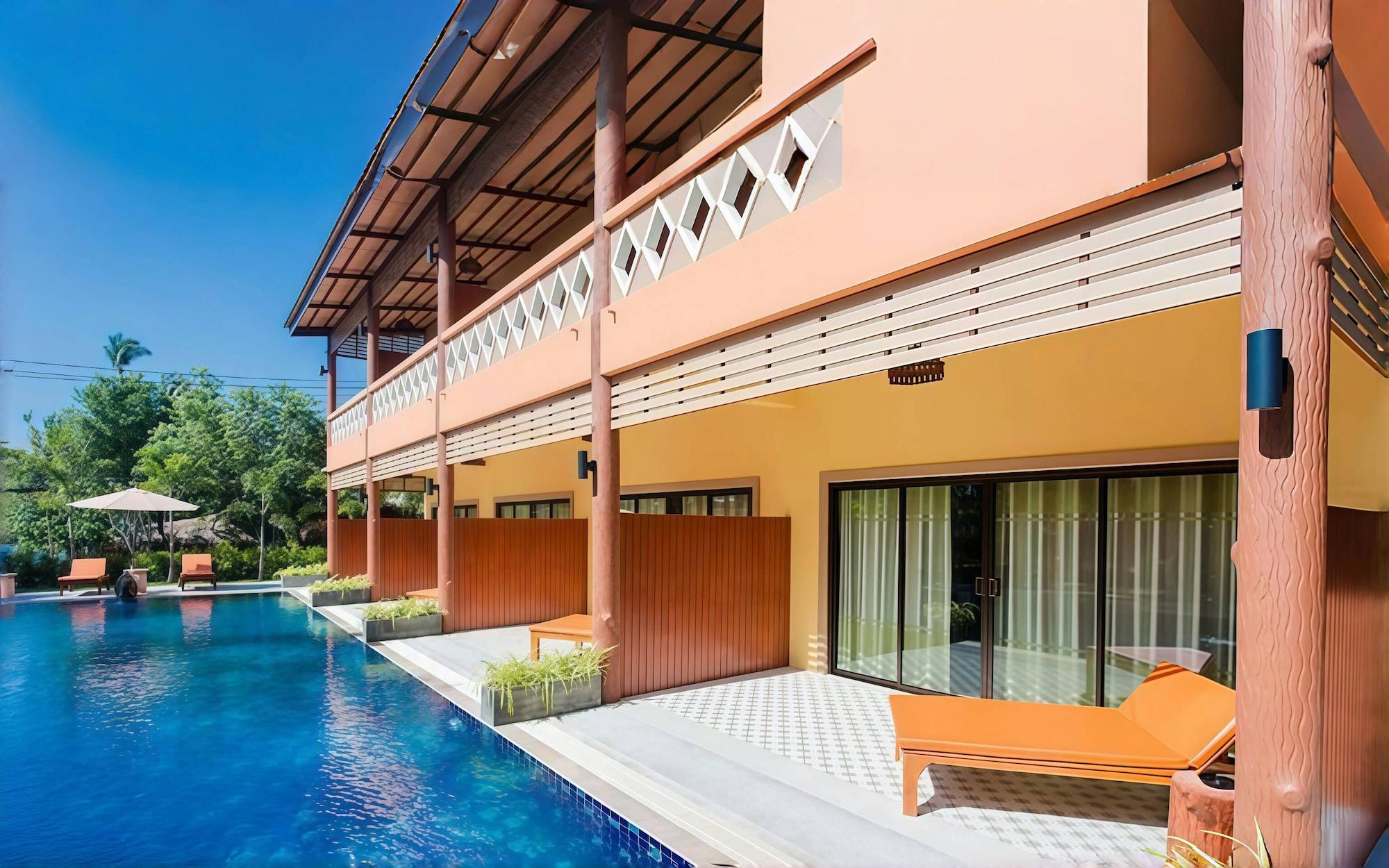 Vista Exterior OYA International Resort Phuket