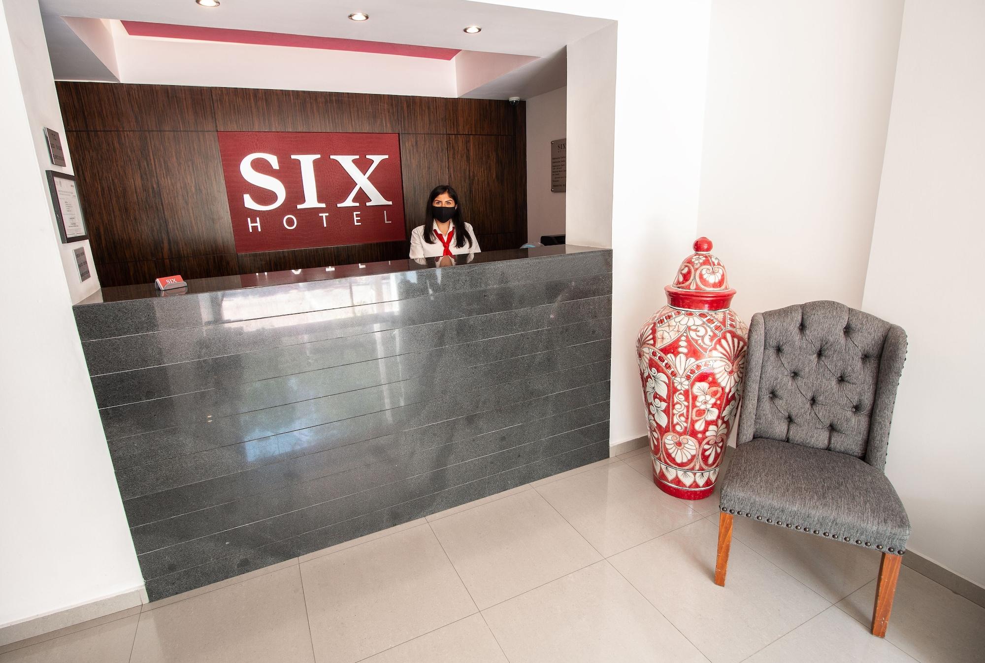 Vista Lobby Six Hotel Guadalajara Expiatorio