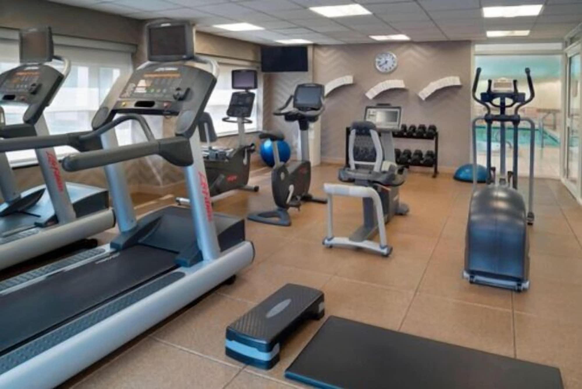 Gimnasio Lux Lakeview Suite CNTower Free Parking