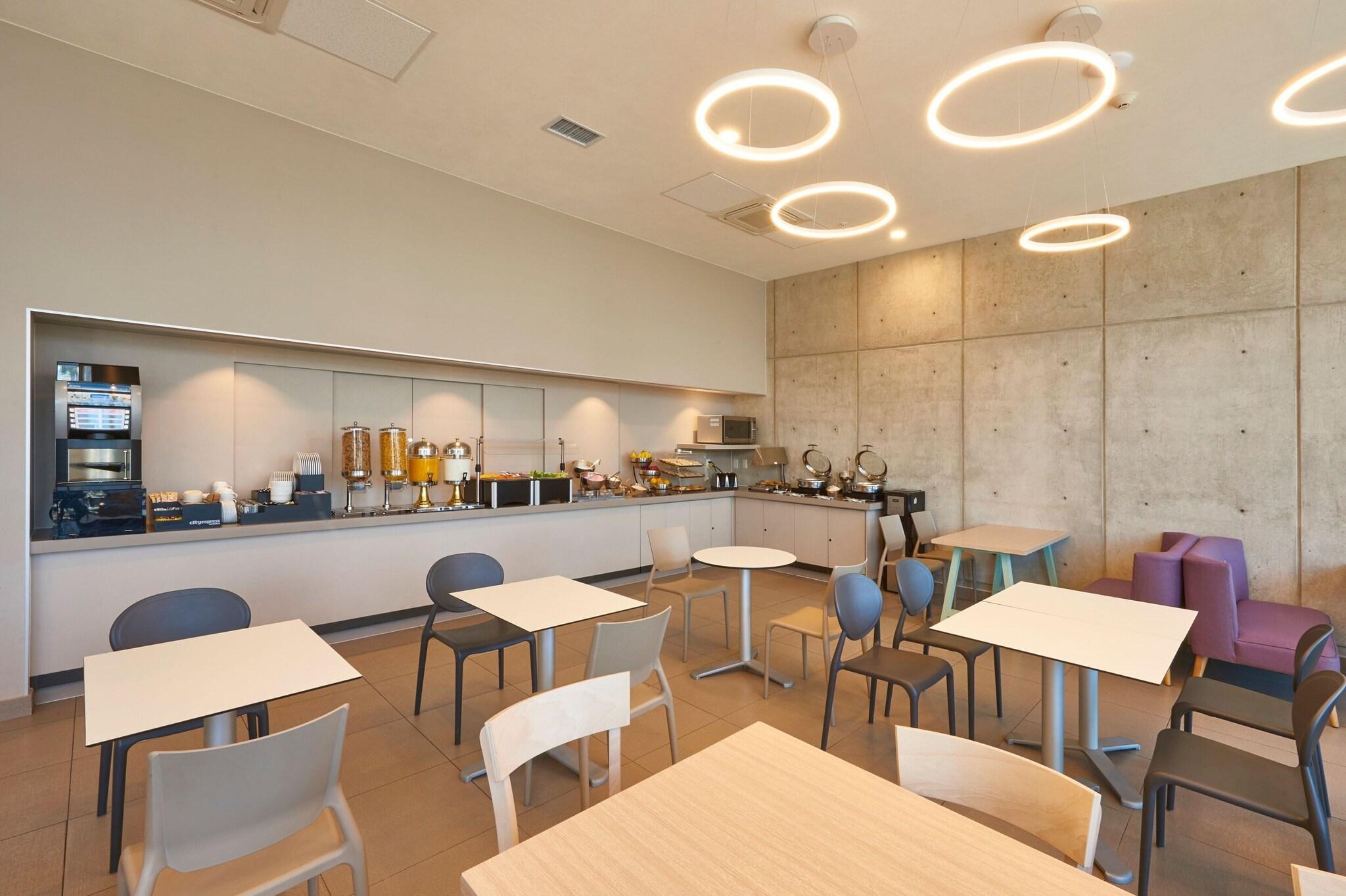Restaurant City Express Suites by Marriott Tijuana Rio