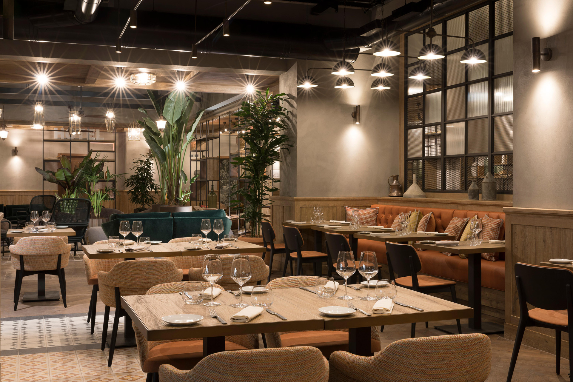 Restaurant DoubleTree by Hilton Rome Monti