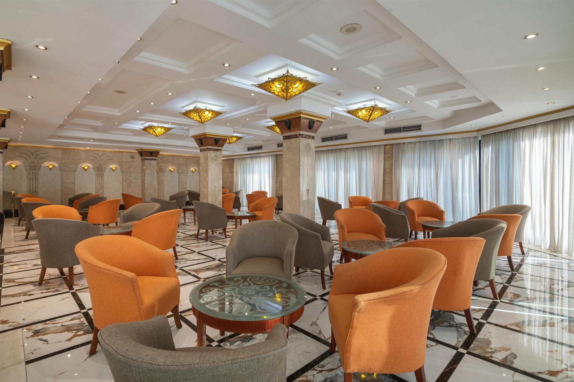 Vista Lobby JAZ Pyramids Resort