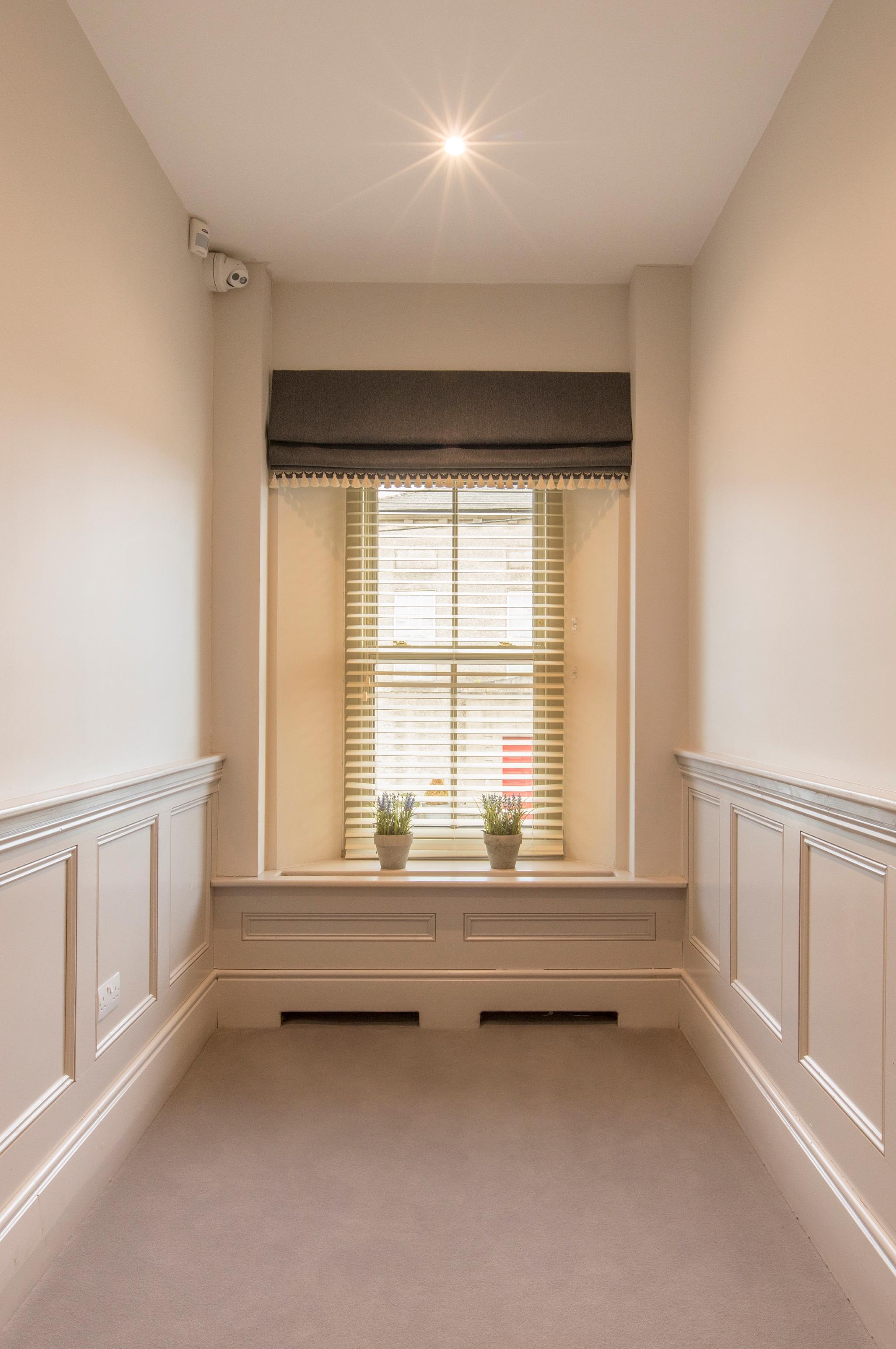 Vista Lobby Silken Thomas