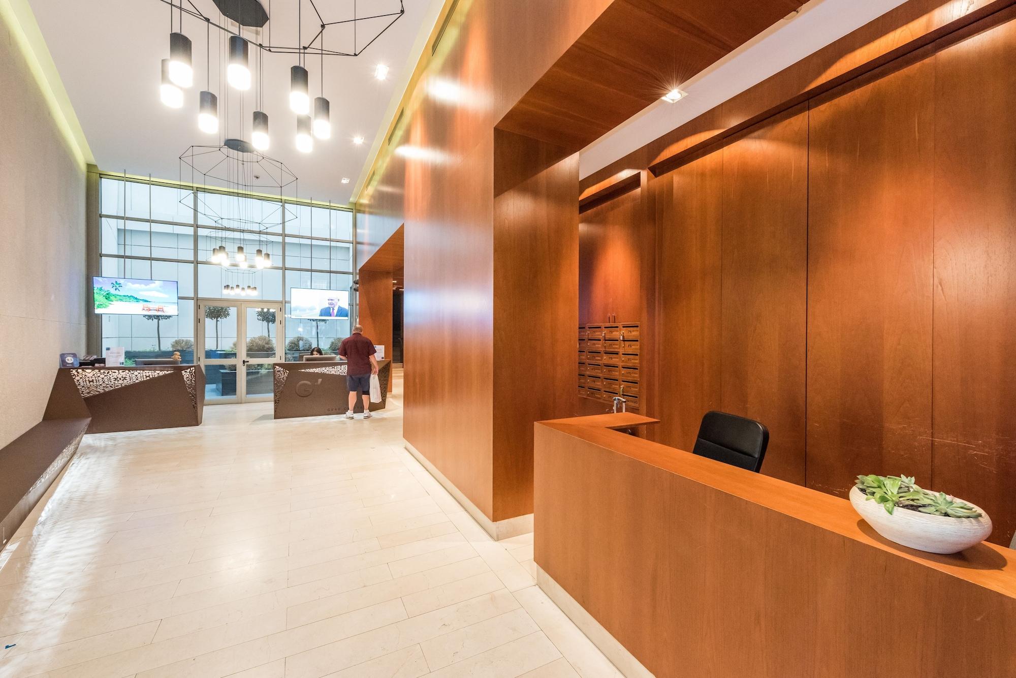 Vista Lobby SmartRental Collection Centric II