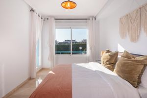 Alquiler Vacacional - Spacious 4-bedroom family home with kids' playhouse! Excellent location!