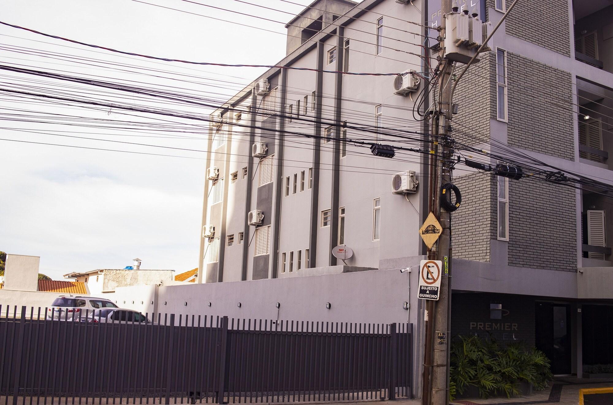 Vista Exterior Premier Hotel