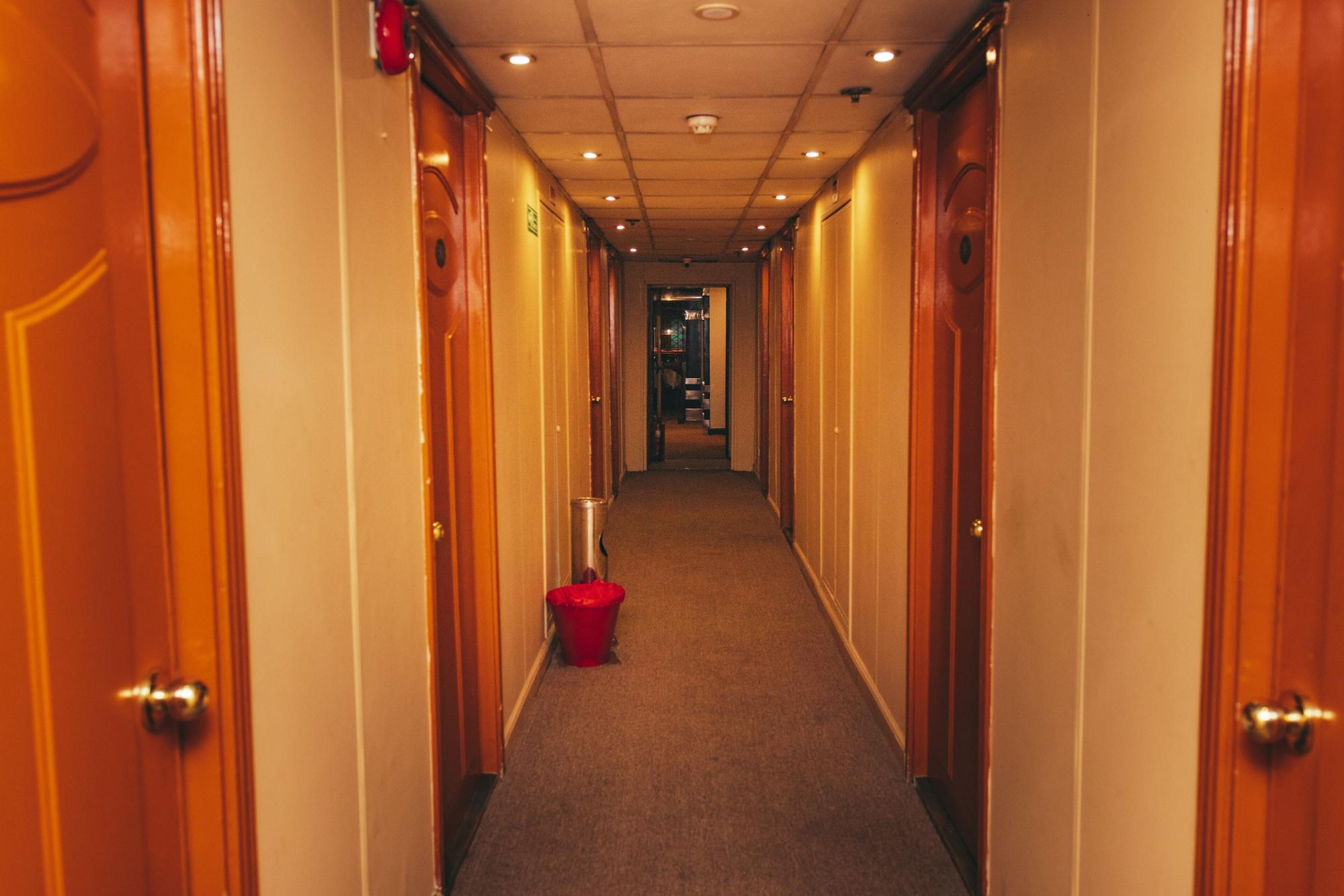 Varios Queen isis floating hotel in minya