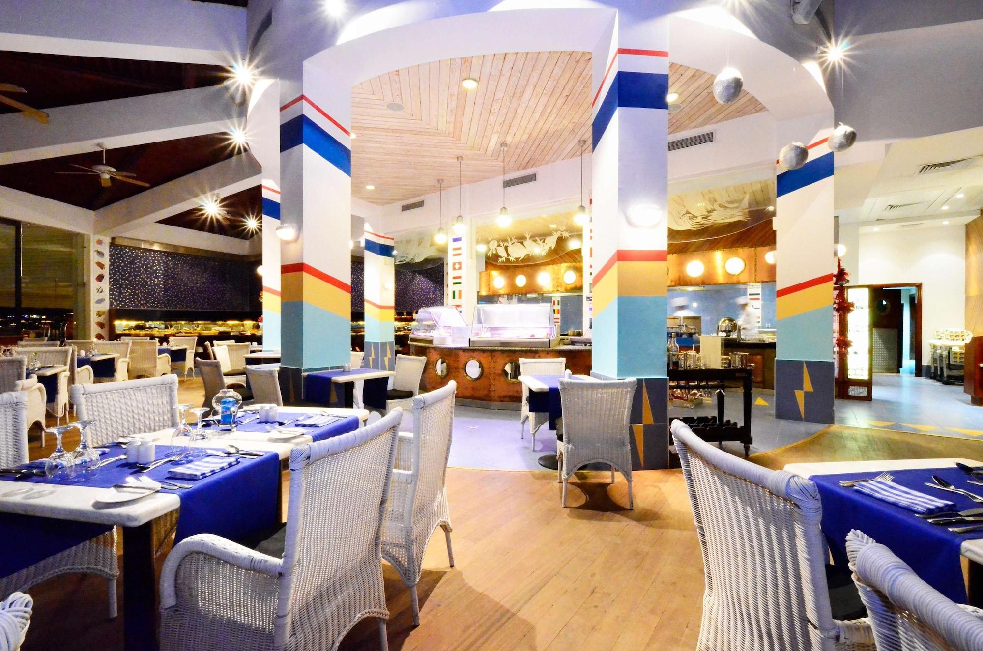 Restaurant Reef Oasis Blue Bay Resort