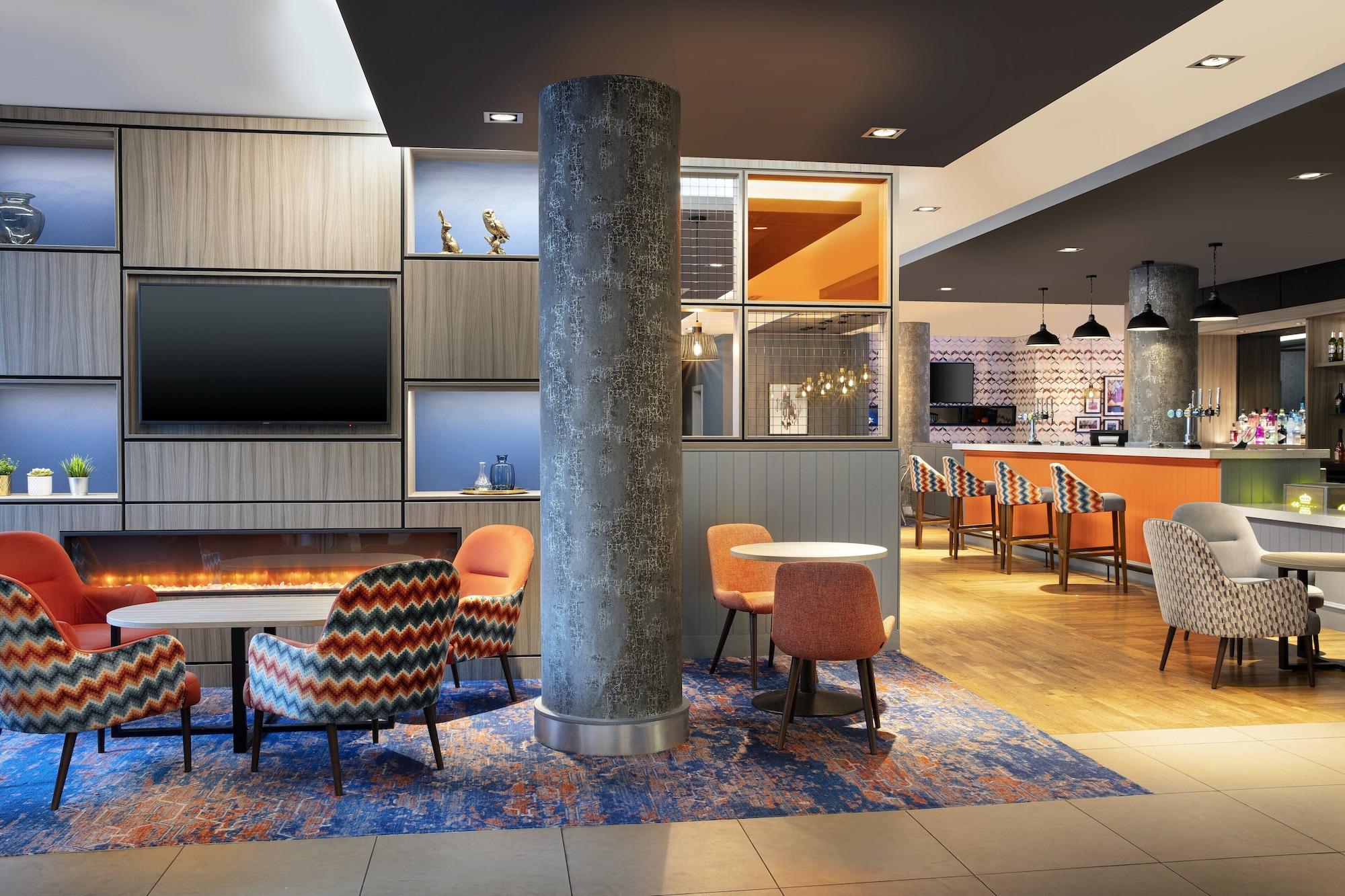 Vista Lobby Leonardo Hotel Exeter