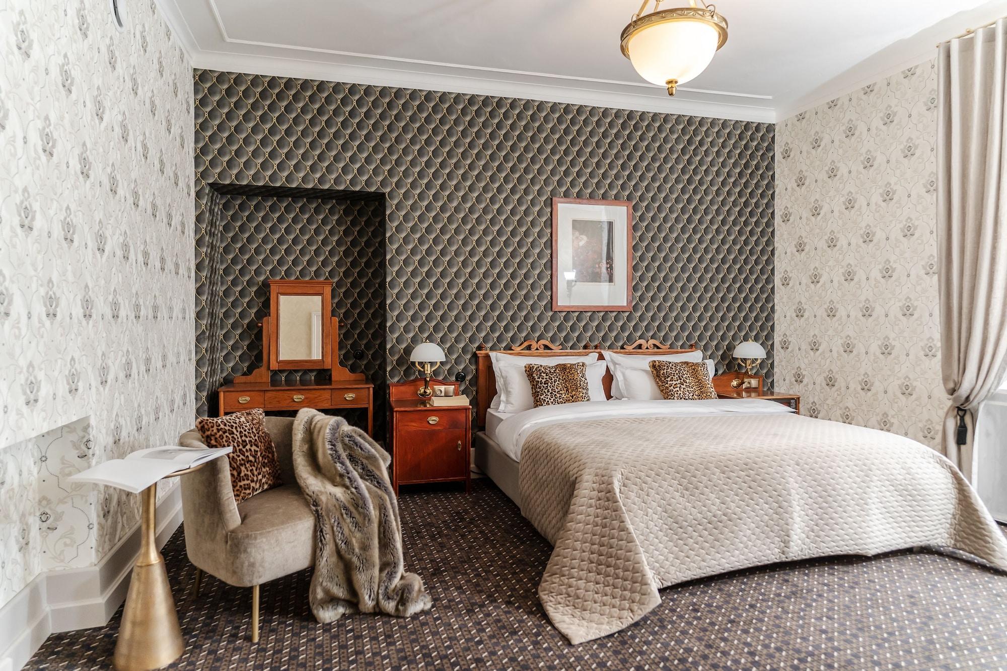 Varios Hotel H15 Francuski Old Town - Destigo Hotels