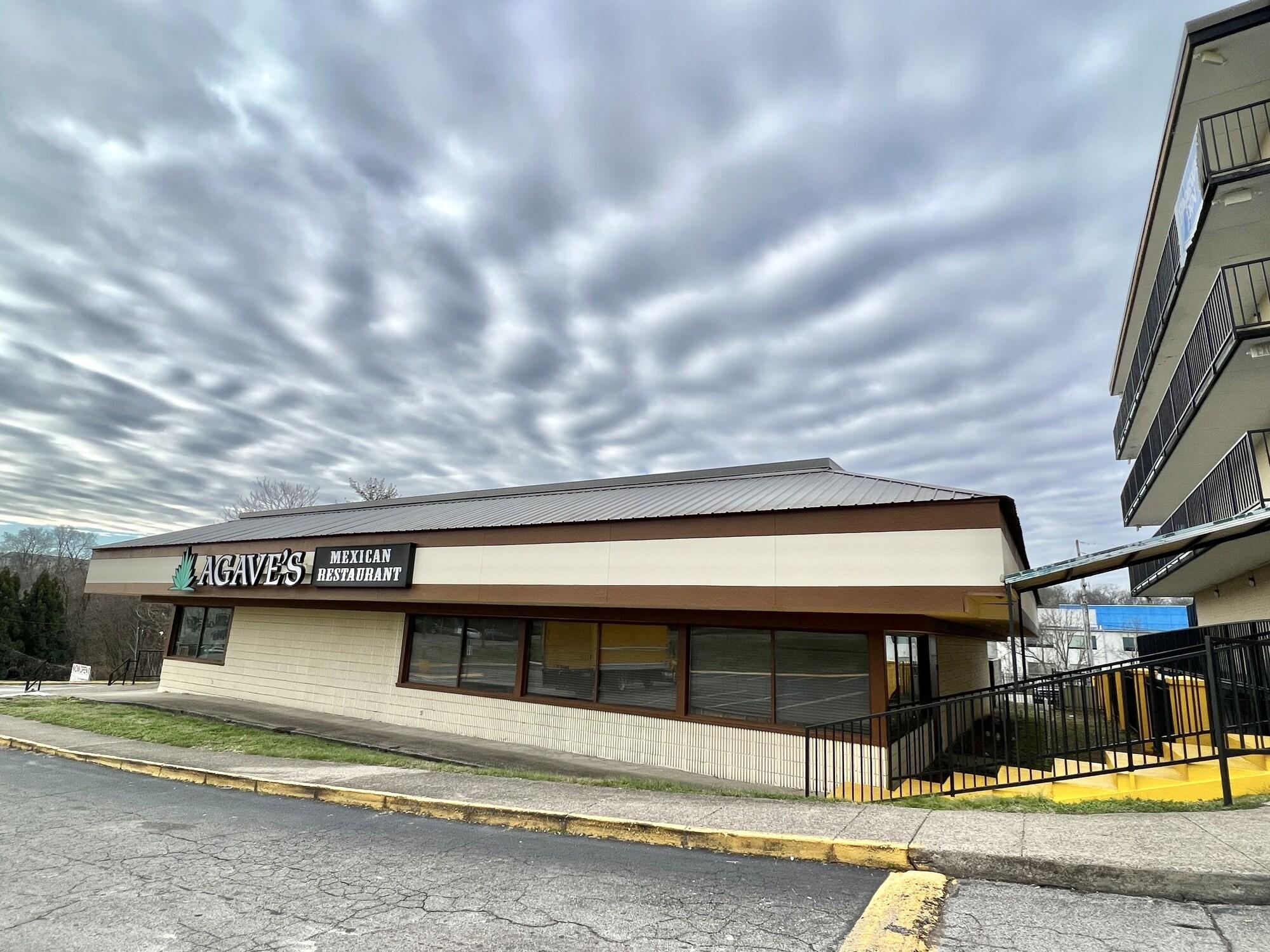 Restaurant Rodeway Inn Nashville Donelson
