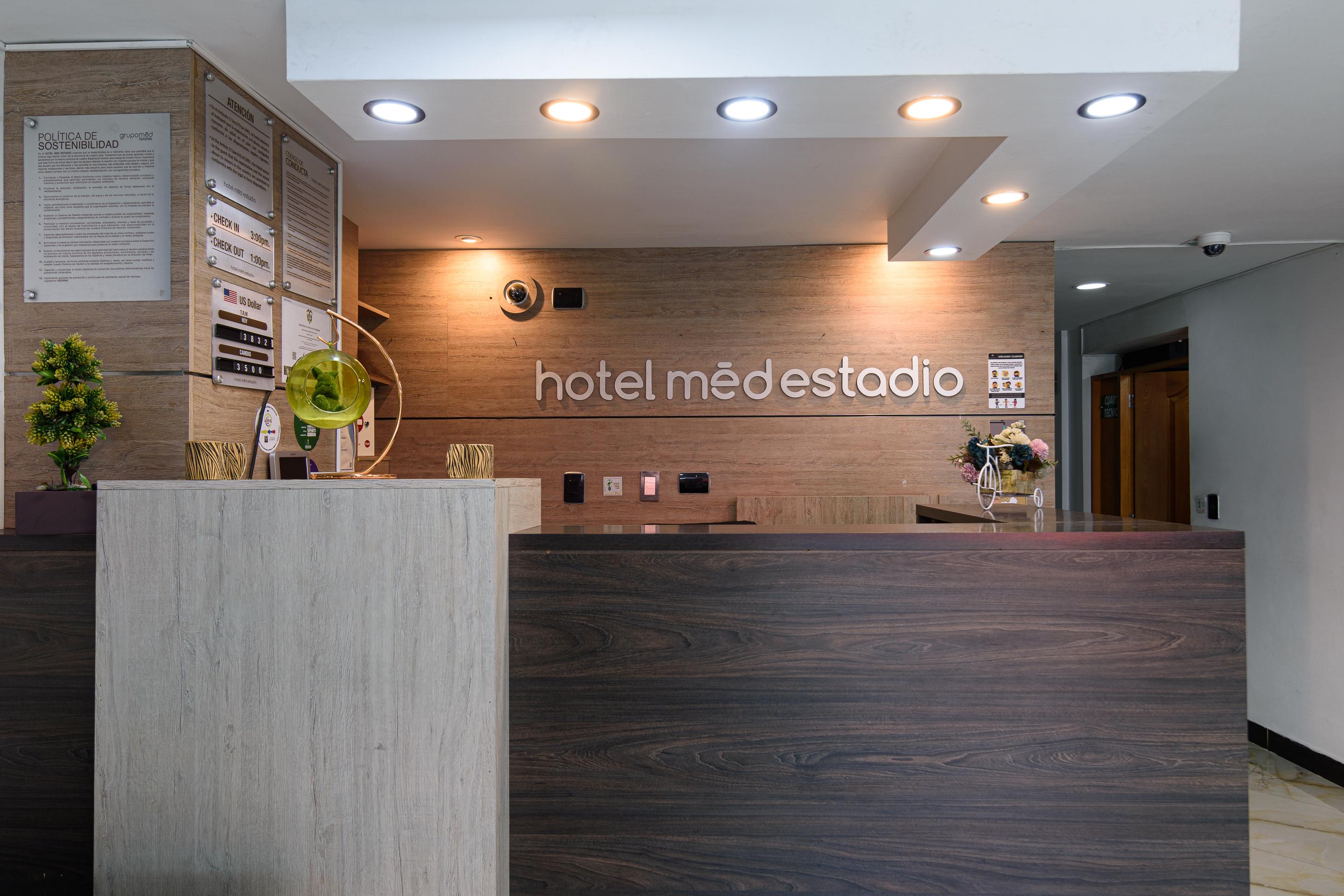 Vista Lobby Hotel Med Estadio