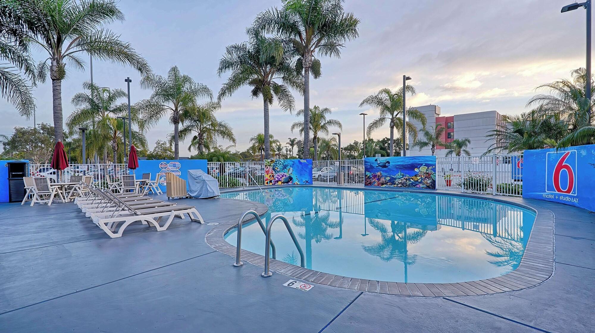 Vista Piscina Studio 6 Suites Los Angeles, CA - Los Angeles - LAX