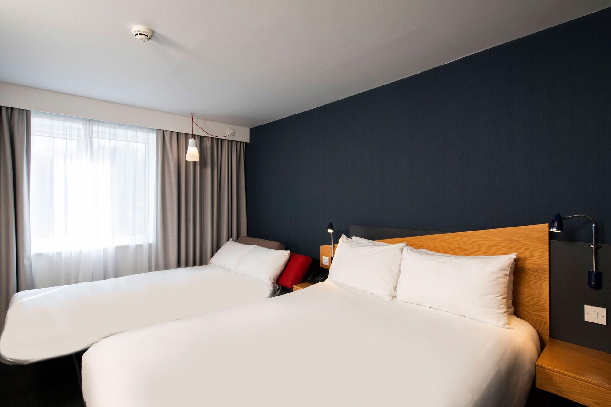 Set de Habitación Holiday Inn Express Warwick - Stratford-upon-Avon by IHG