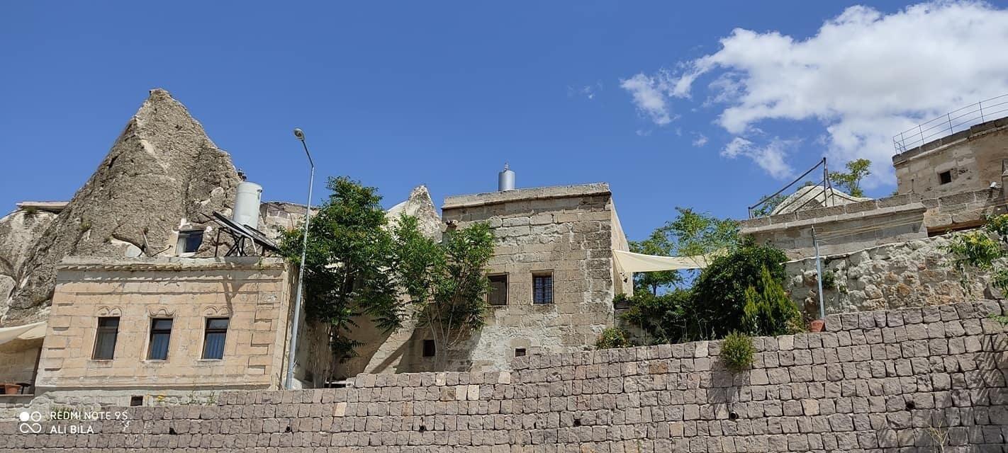 Vista Exterior Serenity Cave Suites