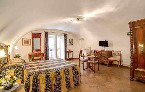 Navona Gallery Suites