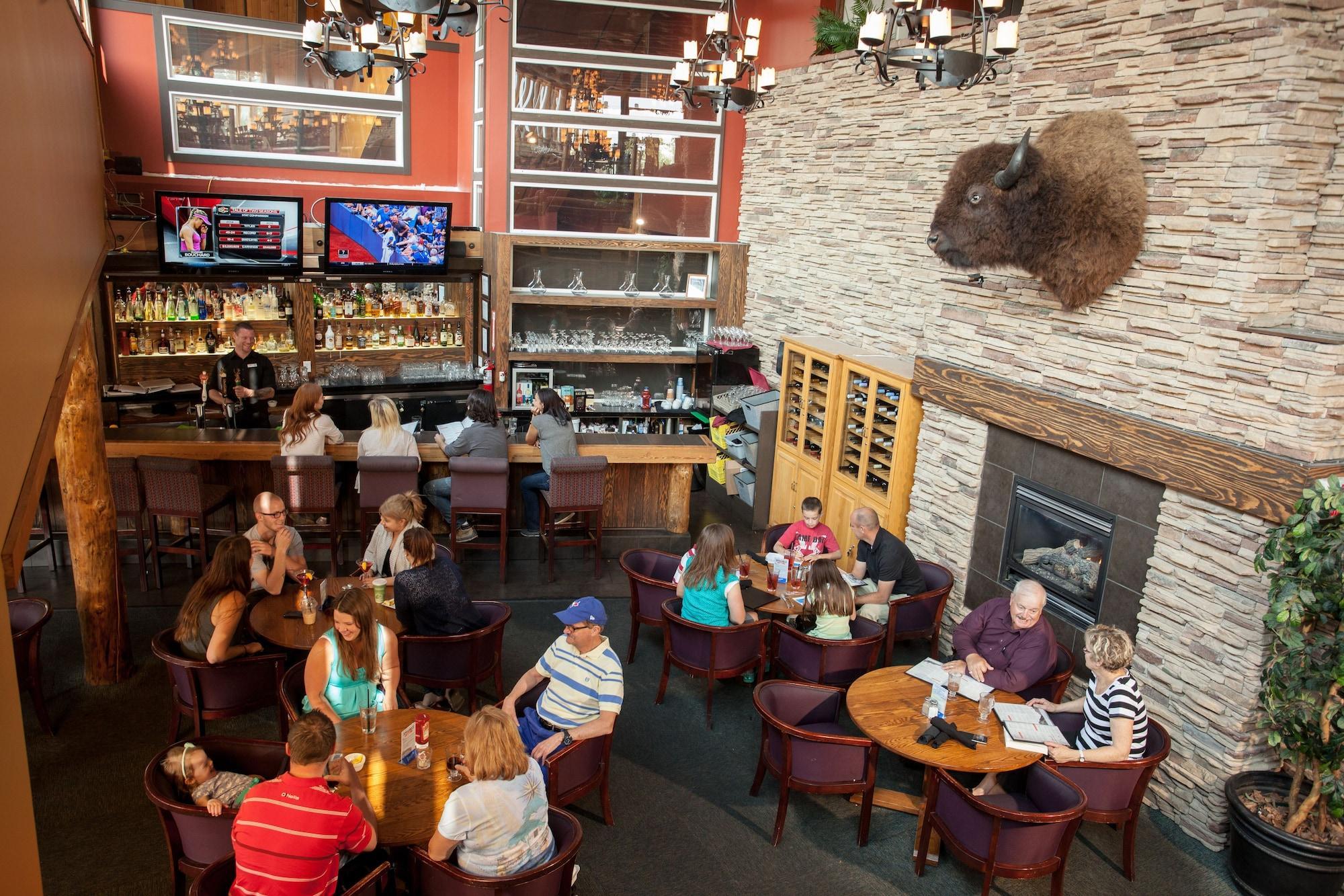 Bar/Salón Waterton Lakes Lodge Resort