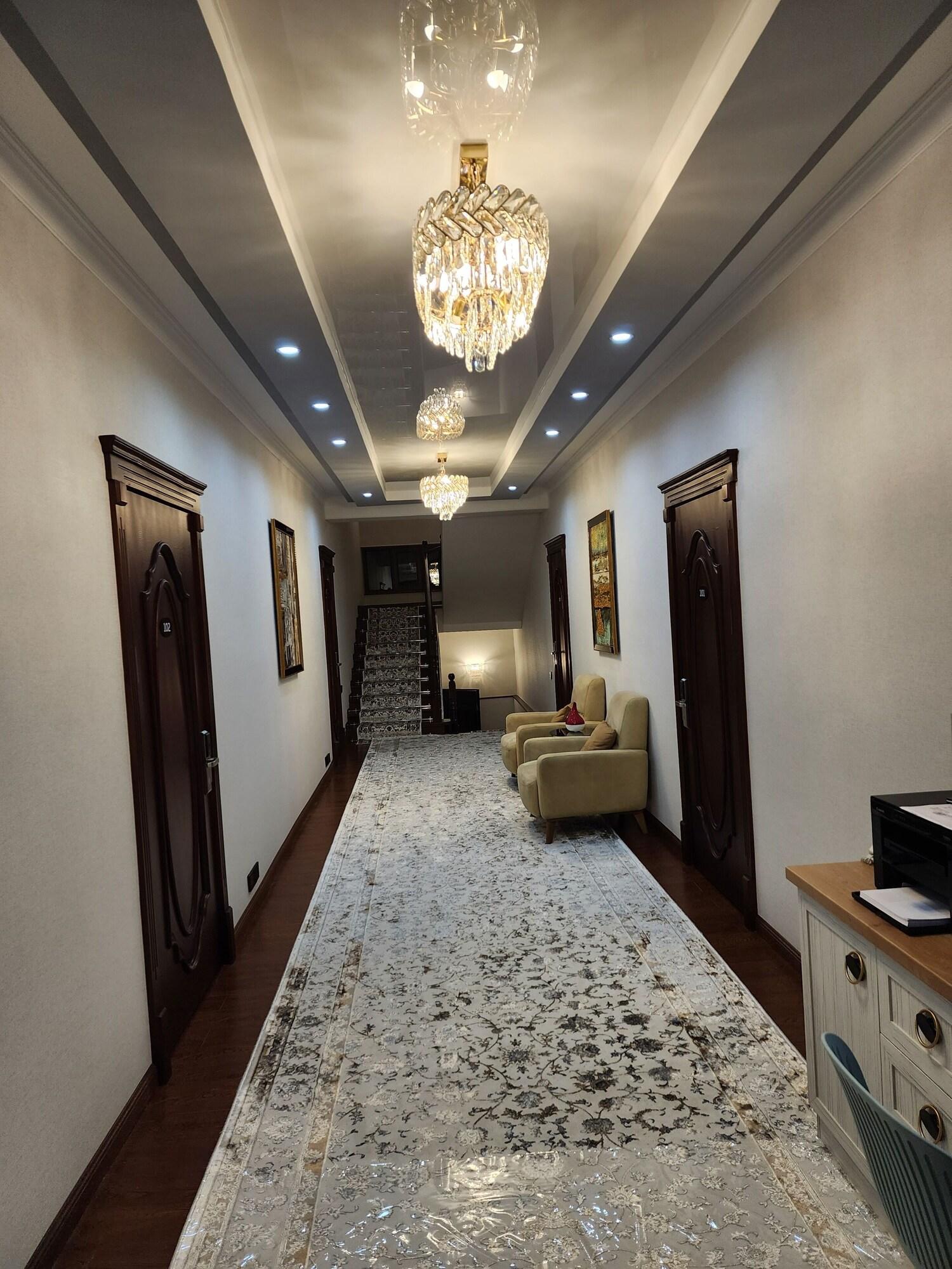 Varios Hotel Dehlavi