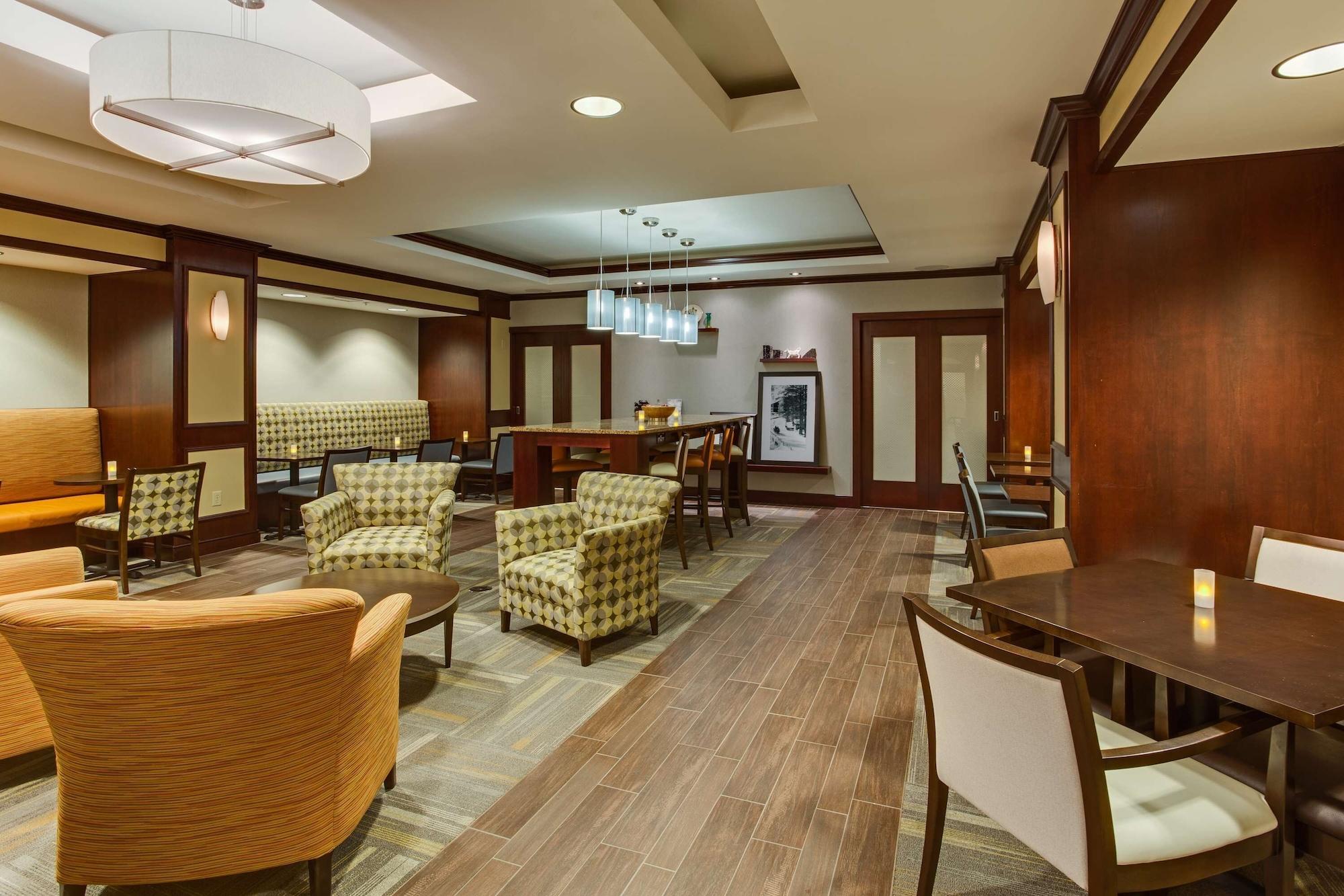 Vista Lobby Hampton Inn Bennington