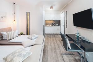 Alquiler Vacacional - The alternative to a hotel: serviced apartment with garden/kitchen/bathroom/hotel service